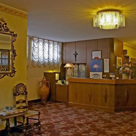 Hotel Quattro Strade Garbagnate Milanese Luaran gambar