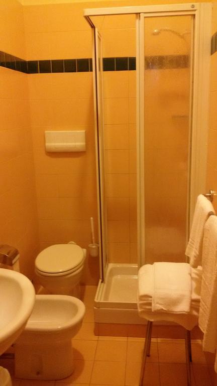 Hotel Quattro Strade Garbagnate Milanese Luaran gambar